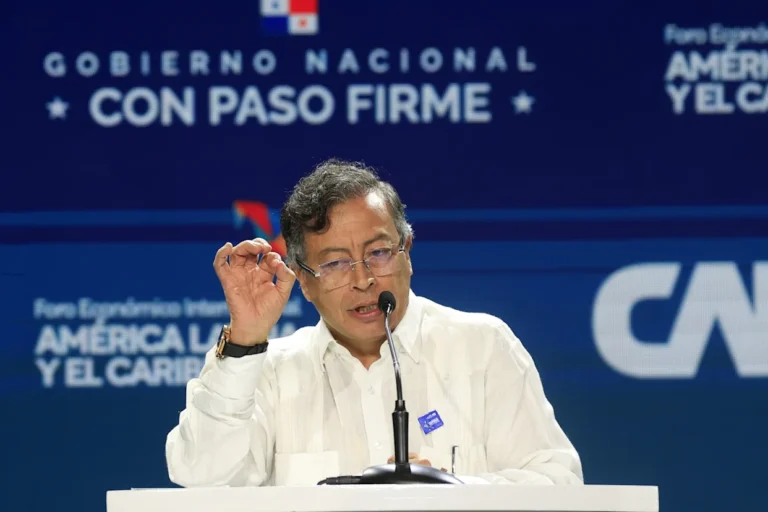 Petro propone en Panamá «un pacto por la vida y la libertad en las Américas»