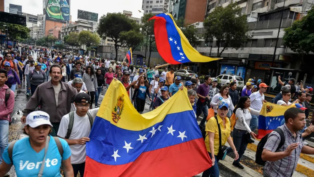 Miles de venezolanos toman Caracas para defender la democracia y exigir la liberación de Maduro