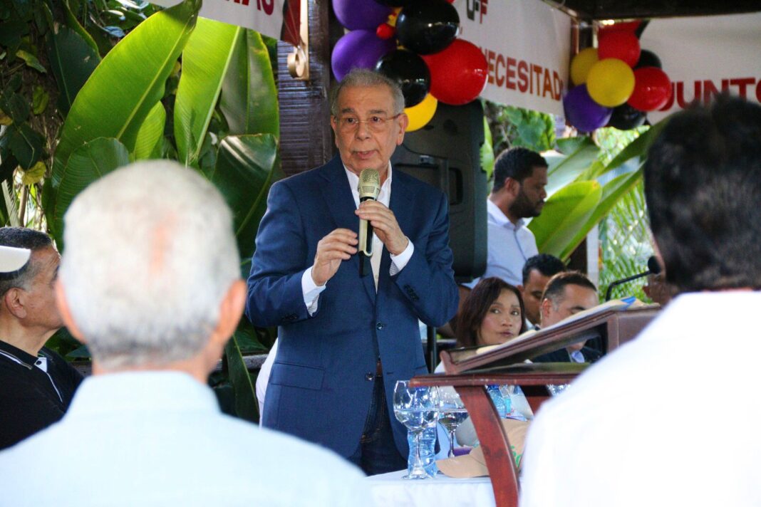 Danilo Medina advierte que República Dominicana vive “quiebra técnica”.