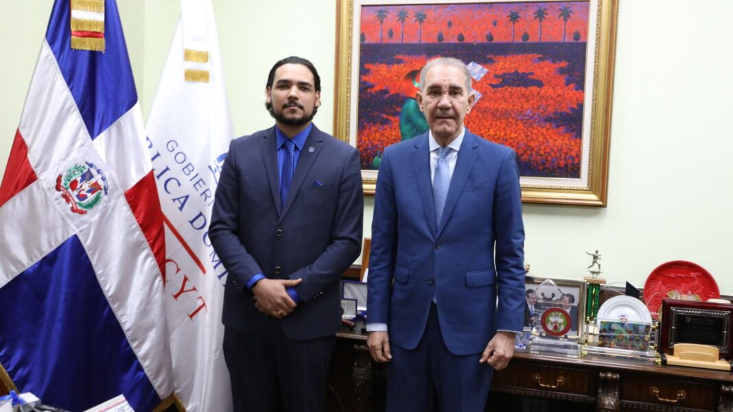 García Fermín exhorta universidades fortalecer investigación y resalta impacto de las becas internacionales