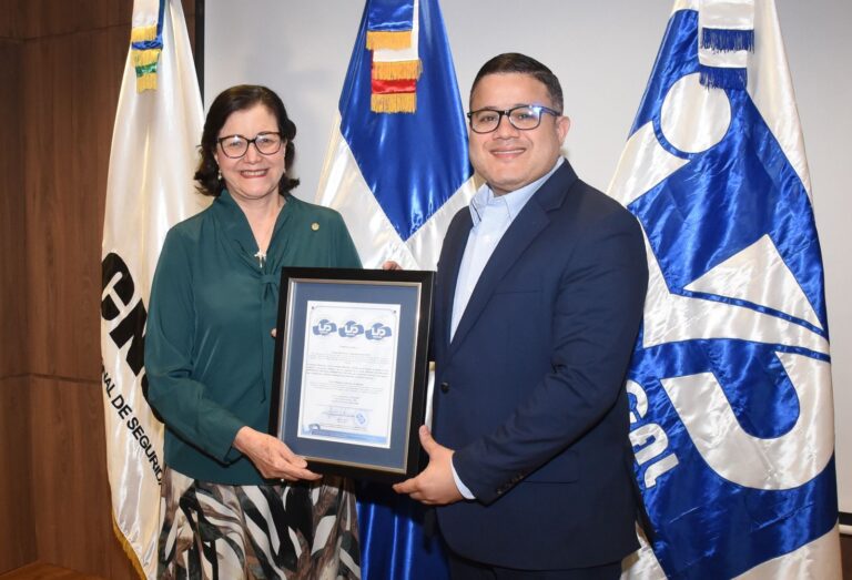 CNSS recibe certificación ISO 9001 y recertificación de las normas ISO 37001 e ISO 37301