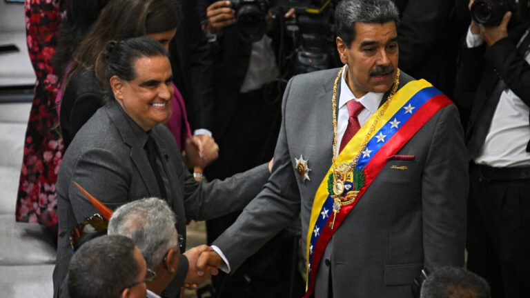 Venezuela cambia zar de inversiones mientras petroleras de EEUU contemplan volver