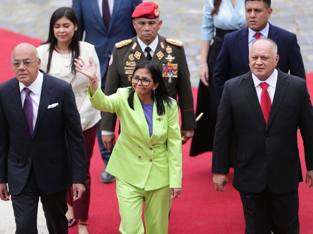 Delcy Rodríguez se reunió con el director de la CIA en Caracas