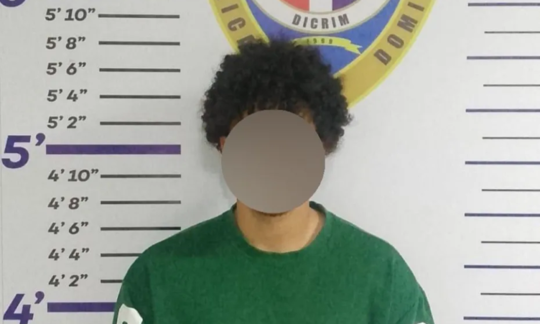 Policía Cibernética detiene hombre por estafa electrónica bajo falsa oferta de empleo en Santiago