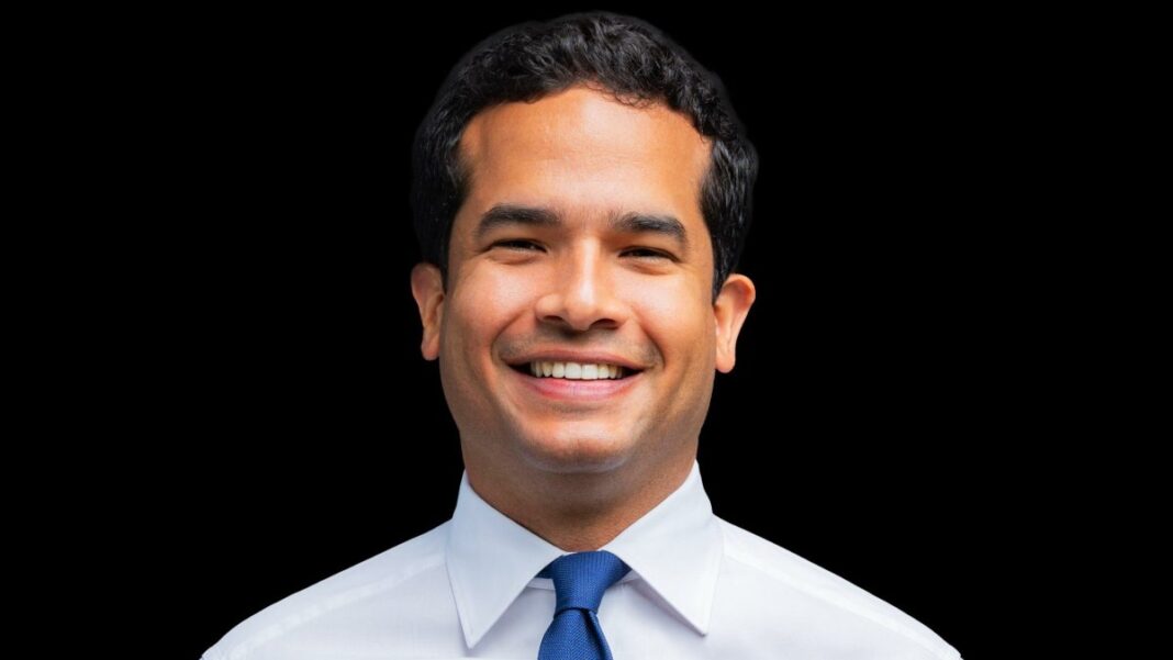 Omar Fernández destina recursos del fondo Gadiel al apoyo de niños con VIH