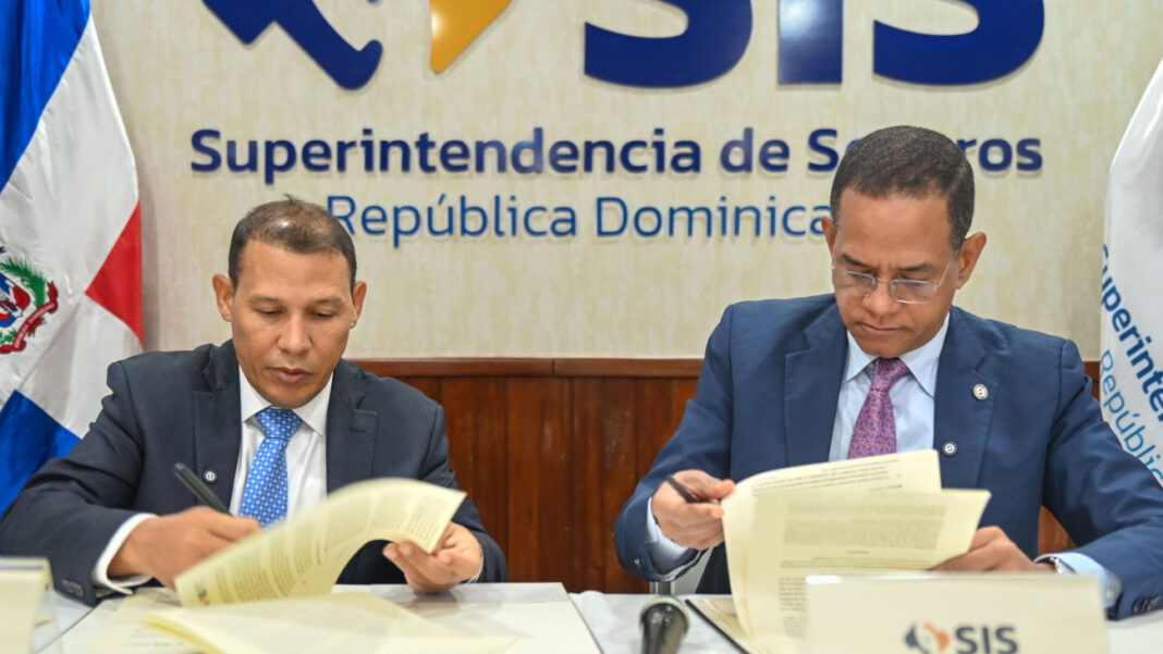 Superintendencia de Seguros y Centro de Ciberseguridad firman acuerdo digital