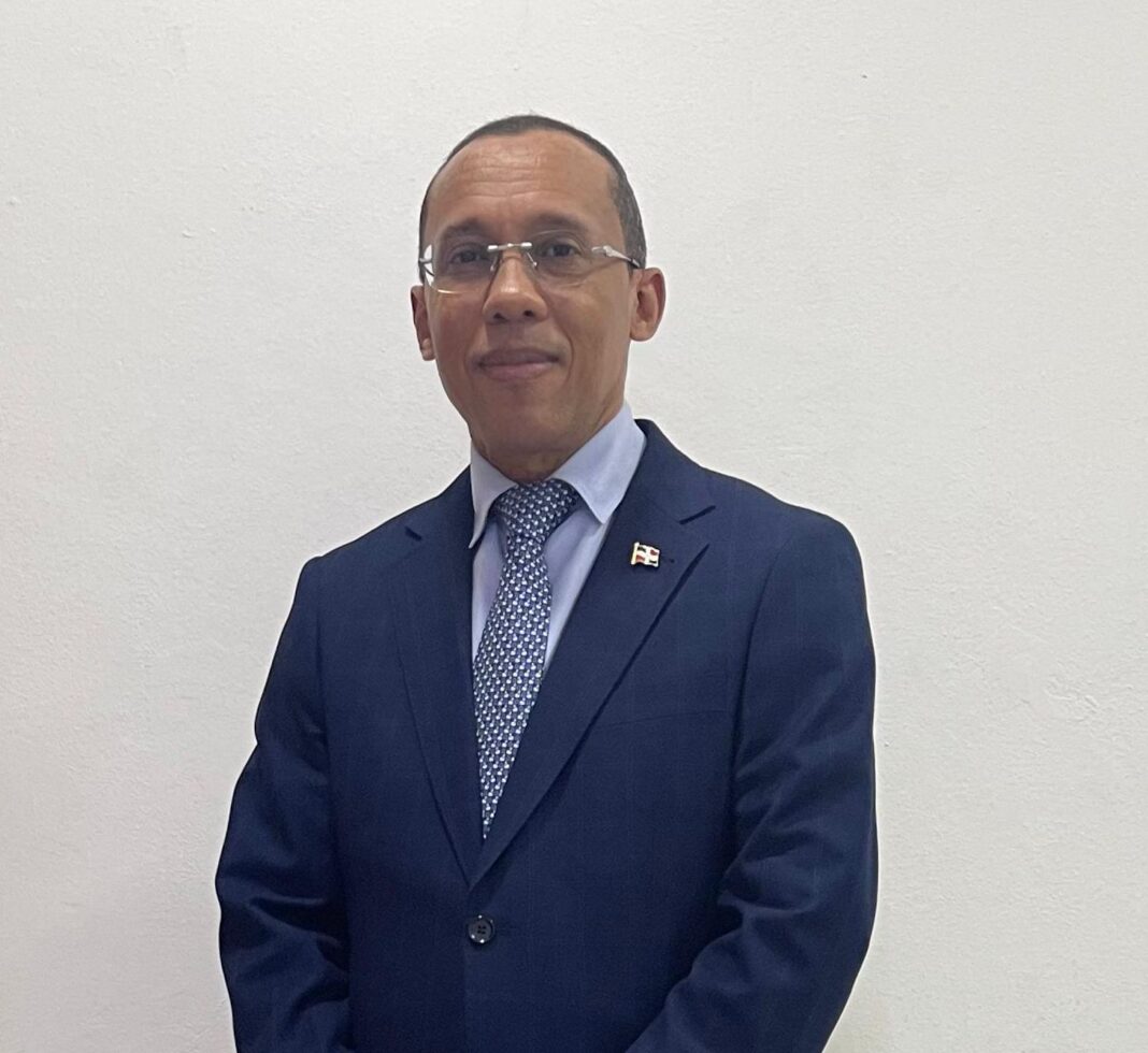 Geraldo Espinosa Pérez es designado contralor general de la República