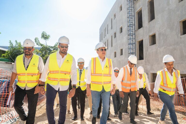 Ministro Ito Bisonó supervisa construcción Ciudad Judicial de SDO