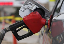 Gasolinas y gasoil premiun y regular suben RD$ 5.00 por galón, informa Industria y Comercio