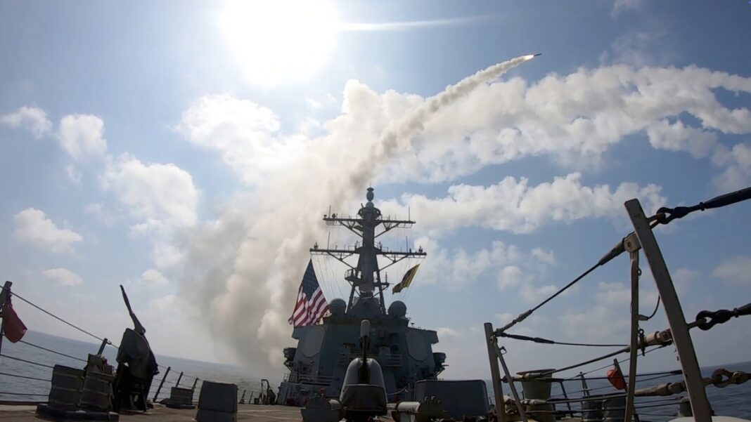 EE.UU. hunde 16 buques de guerra iraníes y un submarino EE.UU. hunde 16 buques de guerra iraníes y un submarino