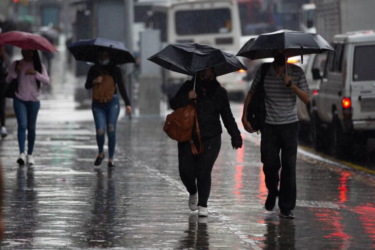 COE amplía alerta verde para 11 provincias y el Distrito Nacional por fuertes lluvias