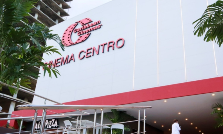 Tiroteo en Cinema Centro deja un muerto y un agente policial herido