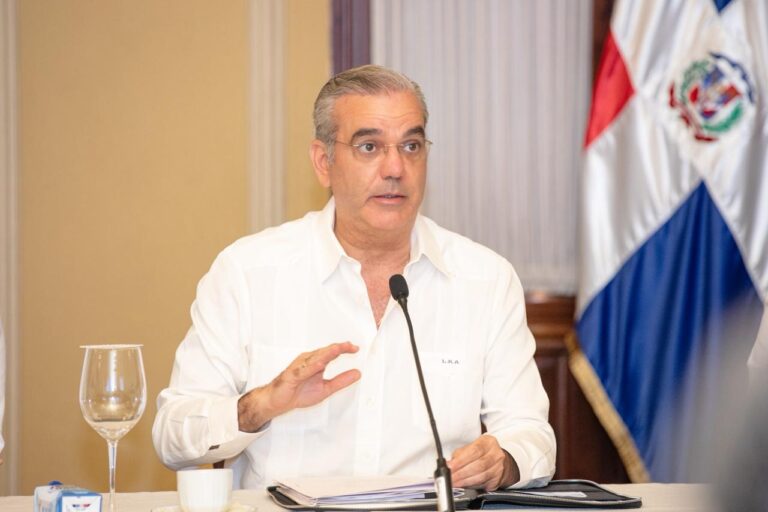 Abinader anuncia que el Gobierno mantendrá sin variación precios de los combustibles para la presente semana