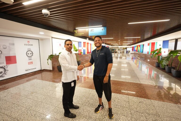 MIREX logra retorno al país de dominicano que se encontraba varado en Vietnam
