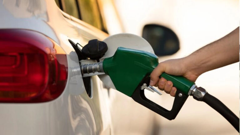 Gobierno aumenta gasolinas RD$9.00 y RD$7.00 por galón