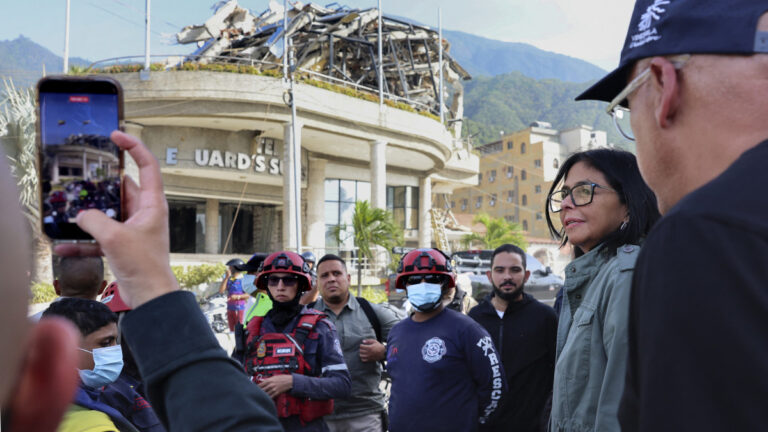 Delcy Rodríguez: Venezuela atraviesa las “horas más críticas”