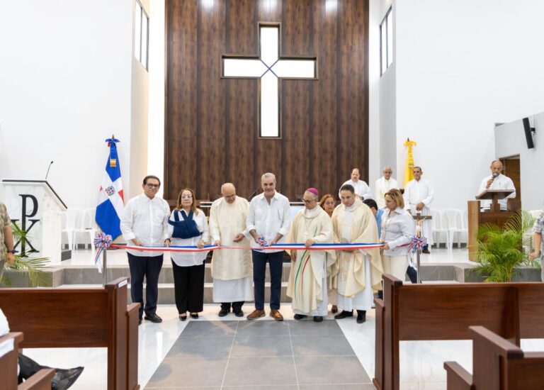 Presidente Luis Abinader inaugura la Cuasi Parroquia San Benito Abad en el sector Palma del Valle de Santiago