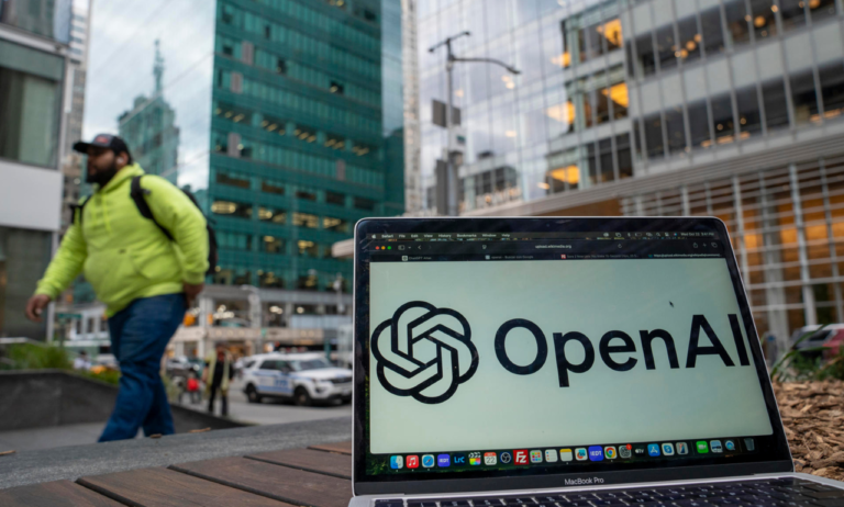 Florida demanda a OpenAI y Altman por instigar tiroteo masivo y crear adicción en menores