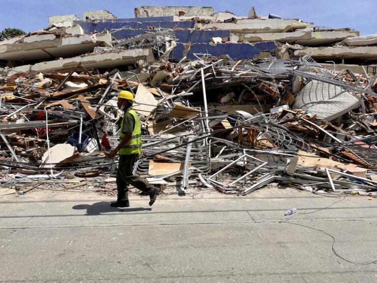Se eleva a 2.595 los muertos y a 12.400 los heridos por el doble terremoto de Venezuela