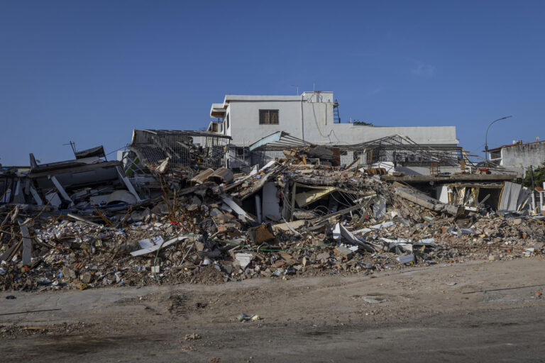 Asciende a 4.829 la cifra de muertos por los terremotos de hace tres semanas en Venezuela