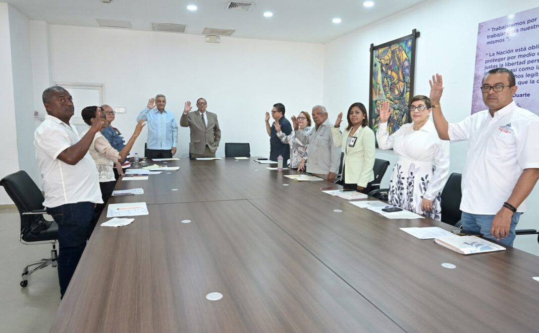 Aumentan a RD$27,500 el salario de operadores de máquinas agrícolas Aumentan a RD$27,500 el salario de operadores de máquinas agrícolas